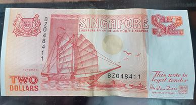 lotto 2 banconote Singapore 