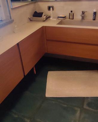 Arredo bagno in noce e stone Artigianale