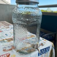 Dispenser bevande con  rubinetto