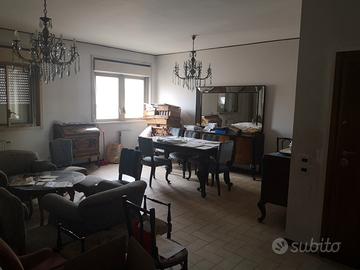 Ampio e luminoso appartamento in zona prestigiosa