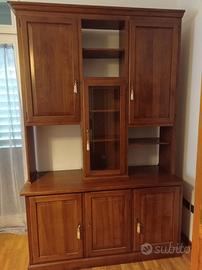 Credenza in legno massiccio