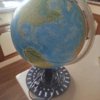 mappamondo luminoso vintage con base fusi orari 