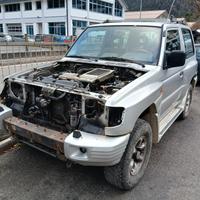 Ricambi Mitsubishi Pajero V20 versione 2.8 D 1999