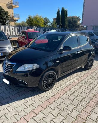 Lancia Ypsilon 1.3 MJT 16V 95 CV 5 porte S&S Black