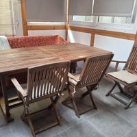 Tavolo in legno da esterno con 4 sedie