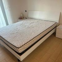Letto matrimoniale intero (rete, materasso, strutt