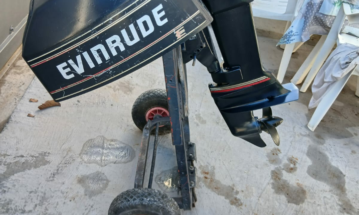 Motore marino fuoribordo 2 tempi