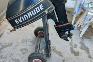 Motore marino fuoribordo 2 tempi