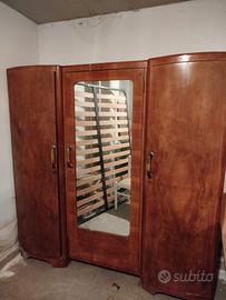 armadio antico vintage 