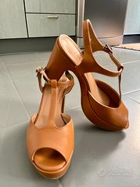 Sandali donna in pelle color cuoio tacco alto