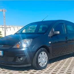 Ford Fiesta 1.4 DIESEL -5 PORTE - ACCETTO PERMUTE 