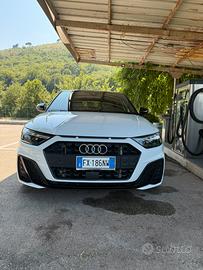 Audi A1 tfsi 35 S Line totale