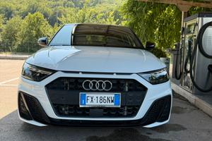Audi A1 tfsi 35 S Line totale