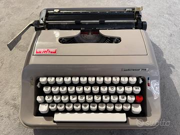 Macchina da scrivere Underwood 319