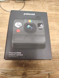 polaroid instant camera 
