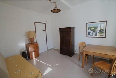 Monovano attico arredato in Via Nebrodi