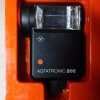 Agfatronic 202 del 1980 . flash elettronico