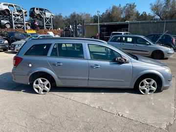 RICAMBI AUTO OPEL ASTRA H SW 2007