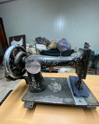 MACCHINA DA CUCIRE d'epoca VINTAGE SINGER