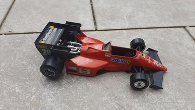 Bburago 1:24 Ferrari 126 C4 rossa