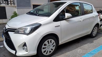 TOYOTA Yaris Full Hybrid 9/2014, trattabile