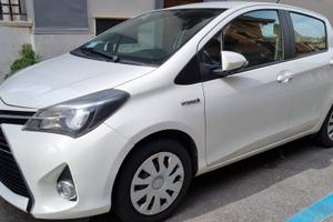 TOYOTA Yaris Full Hybrid 9/2014, trattabile