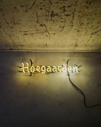 insegna al neon hoegaarden