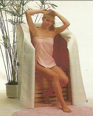 Sauna salvaspazio con interno in legno