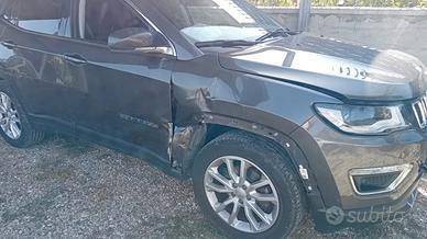 Jeep Compass 1.3 Turbo T4 2WD Limited POCO SINISTR