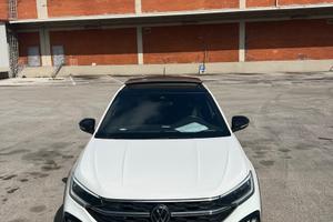 VOLKSWAGEN Taigo 1.0 TSI 110 CV R-Line