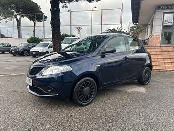 Lancia Ypsilon 1.0 Hybrid Ecochic