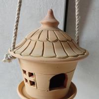 Casetta per uccellini da giardino in terracotta 
