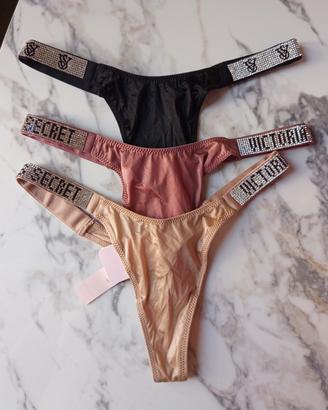 una slip Victorias Secret XS mai usata cartellino