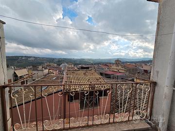 Casa indipendente in Via Cosenza-Ferla