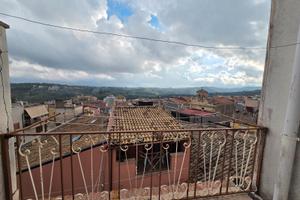 Casa indipendente in Via Cosenza-Ferla