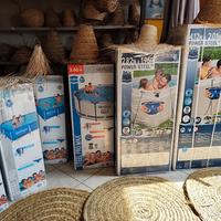 Piscine tonde, quadrate ovali disponibili 