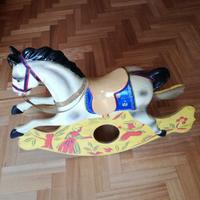 Cavallo a dondolo antico