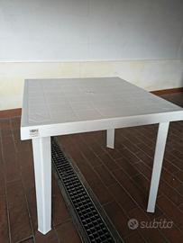 3 Tavoli + 33  sedie da giardino in plastica