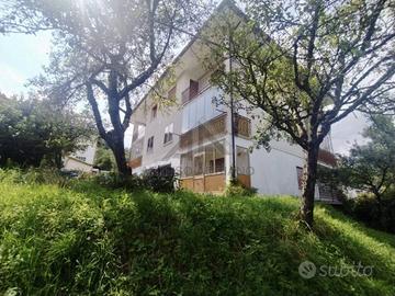 Palazzo / Stabile di 314 m² con 4 locali a Enego