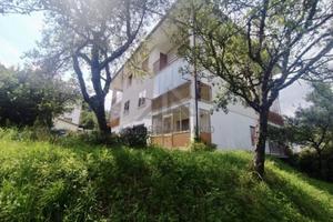 Palazzo / Stabile di 314 m² con 4 locali a Enego
