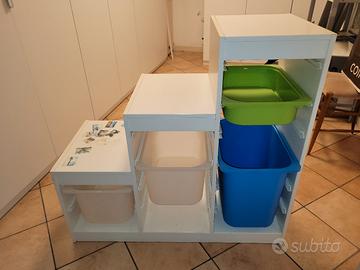 Mobile Trofast Ikea con contenitori