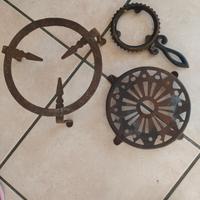3 oggetti in ferro camino o sfufa