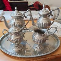 Servizio inglese te e caffè anni 60 in peltro 95%.