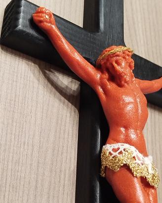 Crocifisso da parete in legno e corallo nuovo