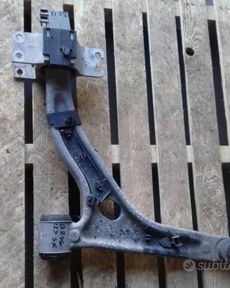 Braccio oscillante + ammortizz. sx CL. B 246 12>