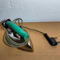 Ferro da stiro elettrico (piccolo da viaggio)