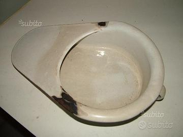 Antico vaso da notte