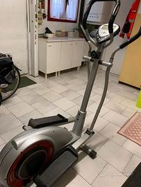 attrezzo per lo sci e cyclette