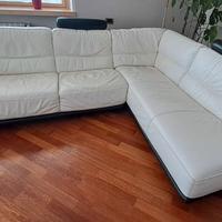 Divano in ecopelle bianco