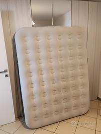 materasso gonfiabile matrimoniale per campeggio